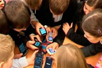 Фотография к новости: Балаларға әлеуметтік желіге кіруге тыйым салынуы мүмкін