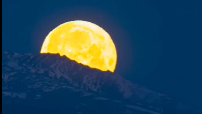 Алматы аспанындағы Ай көрінісі Қазнет қолданушыларын таңғалдырды