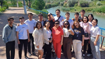 Фотография к новости: Университеттер мен колледж студенттері су шаруашылығына тартылып жатыр