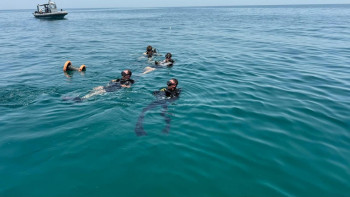 Фотография к новости: Әскери теңізшілер су астындағы миналарды тазарту тәсілдерін үйренді