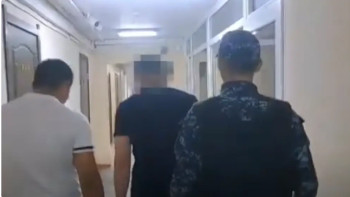 Фотография к новости: Қарағандыда балалар ауруханасында ер адам дәрігерлерге шабуыл жасады