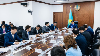 Фотография к новости: Батыс өңірлердің мәселесі талқыланды: жылу, су және жол желілері тозып тұр