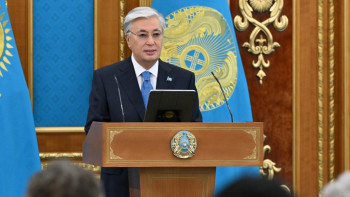 Фотография к новости: Медицина мамандарына алғыс: Президент сала жетістіктерін атап өтті