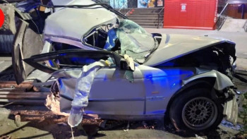 Фотография к новости: Алматы облысында көлік аялдамаға соғылып, екі адам мерт болды