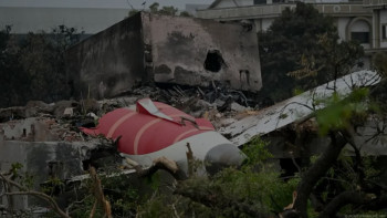 Фотография к новости: Үндістанда ұшақ апатынан қаза тапқандардың отбасыларына қосымша 25 мың еуродан беріледі