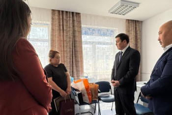 Фотография к новости: Астанадағы автобус апаты: Екі аяғынан айрылған қыз ауруханадан шықты