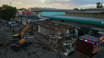 Фотография к новости: Алматыдағы атақты "Арыстан" базары сүріліп жатыр