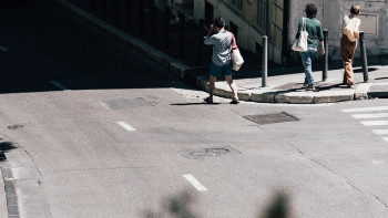 Фотография к новости: Сәтбаевта көлік қағып кеткен 13 жастағы қыз көз жұмды