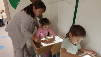 Фотография к новости: Педагогтердің жалақысын өсіруге қанша теңге бөлінді