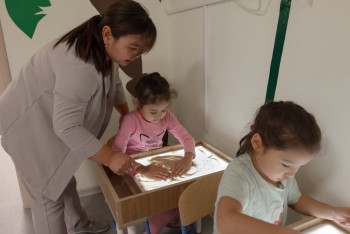 Фотография к новости: Педагогтердің жалақысын өсіруге қанша теңге бөлінді