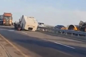 Фотография к новости: Жол катогы эвакуатор кабинасын жаншып өтті – жүргізуші қаза тапты