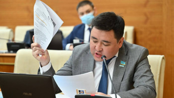 Фотография к новости: Оқушылардың білім деңгейі төмендеп жатыр: Депутат дабыл қақты