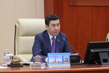 Фотография к новости: “Бұл ақша далаға шашылып жатыр деген сөз”: Қошанов министрдің жауабын сынады