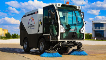 Фотография к новости: Ақтөбеге көпфункциялы тазалау машиналары жетті