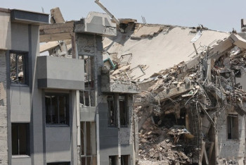 Фотография к новости: Иран зымыраны Израильдегі ауруханаға соққы берді