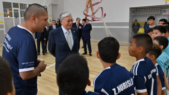 Фотография к новости: Бекзат рухы тірі: Тоқаев жаңа спорт кешенінде болды
