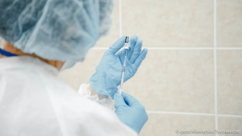 Фотография к новости: Ақтауда автобус аялдамада тұрған адамды қағып кетті