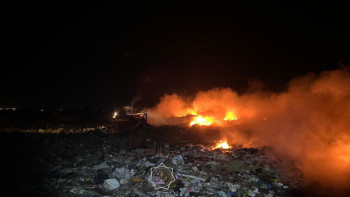 Фотография к новости: Алматы облысындағы қоқыс полигонында орын алған өрт 1 гектар аумақта оқшауланды