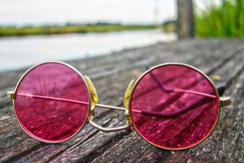 Фотография к новости: Қандай көзілдірік көзді күннен жақсы қорғайды?