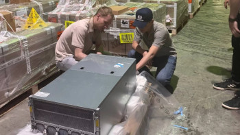 Фотография к новости: "Еліміздің болашағы": Бағдат Мусин суперкомпьютерді көрсетті