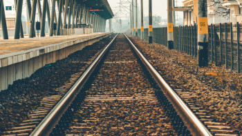 Фотография к новости: БҚО-да жүк көлігі пойызбен соқтығысып, жүргізуші қаза тапты