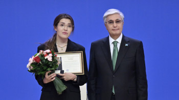 Фотография к новости: Ерлікпен қаза тапқан Асқар Забикулиннің жұбайына Алғыс жарияланды