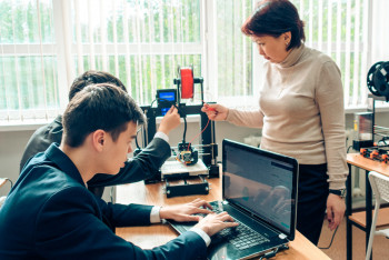 Фотография к новости: Жасанды интеллект мұғалімді алмастыра ала ма?