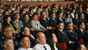 Фотография к новости: Тоқаев Полиция күніне арналған концертті тамашалады