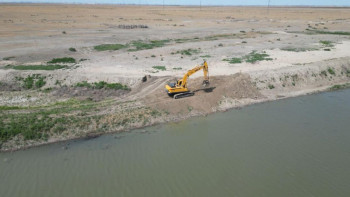 Фотография к новости: Жайықтан Каспийге дейін: Атырауда 33 шақырымдық бөгет салынды