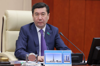 Фотография к новости: Қошанов депутаттар ең бірінші қандай мәселеге мән беретінін атады