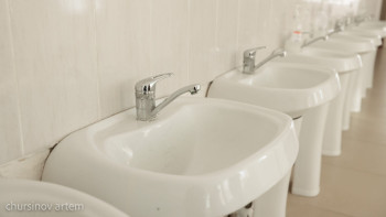 Фотография к новости: Күзетші мен еден жуушының мәртебесін көтеру ұсынылды