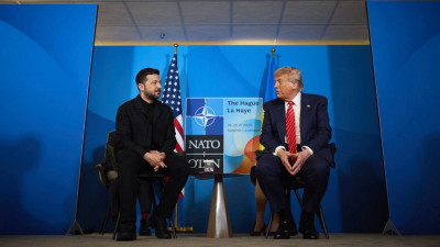 Трамп пен Зеленскийдің НАТО саммитіндегі кездесуі: президенттер не туралы сөйлесті?