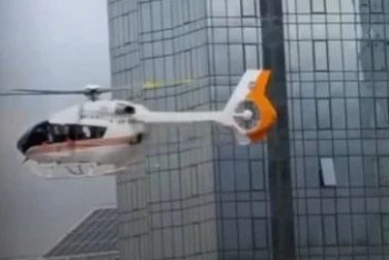 Фотография к новости: Алматыда тұрғын үйлер арасында тікұшақ ұшып жүр – ТЖД түсініктеме берді