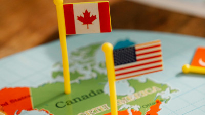 АҚШ Канадамен сауда келіссөздерін тоқтатады