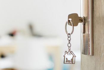 Фотография к новости: Астанадағы ТЖД қызметкерлері жаңартылған қызметтік тұрғын үйге қоныстанды