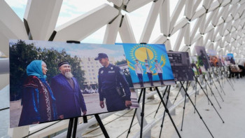 Фотография к новости: Астанадағы саябақта "Заң және тәртіп" атты фотокөрме өтті