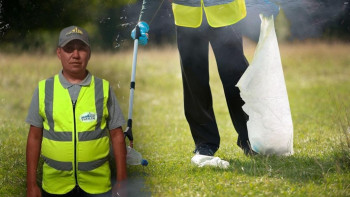 Фотография к новости: Таңмен таласқан тазалық: Астана тынысын тазартып жүрген қаһарман