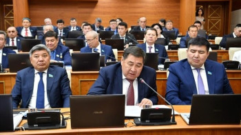 Фотография к новости: Депутаттар каникулға шықты