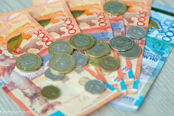 Фотография к новости: "Теңге тағы әлсіреді". Ұлттық Банк себептерін түсіндірді