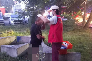 Фотография к новости: Өскеменде жанып жатқан пәтерден бес адам құтқарылды