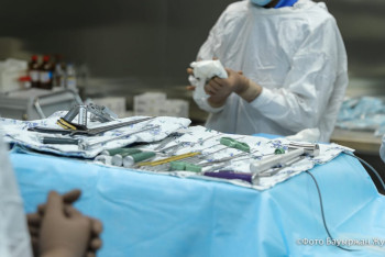 Фотография к новости: “9 ай азап”: Алматы перзентханасында дәрігерлер әйелдің ішінде дәке ұмытып кеткен