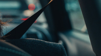 Фотография к новости: Маңғыстауда "жолаушылар" жүргізушіні белдікпен қылқындырып, машинасын тартып алған