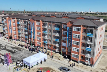 Фотография к новости: Қызылордада әлеуметтік осал топ санатындағы отбасыларға баспана берілді