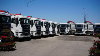 Фотография к новости: Алматыда қоқыс шығартын компанияға 50 жаңа техника берілді