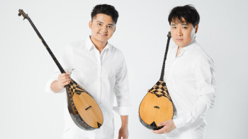 Фотография к новости: Домбыра әлемді баурайды: Димашпен бірге шыңдалған дуэттің хикаясы