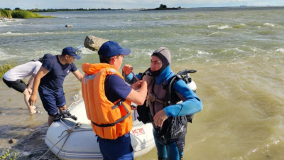 Павлодар облысында суға батқан жасөспірімді екі тәулік бойы іздеп жатыр