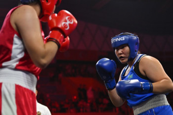 Фотография к новости: Елдана Тәліпова Өзбекстан боксшысын жеңіп, финалға шықты
