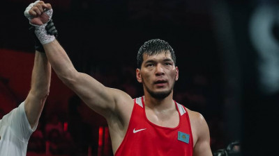 Бокс: Нұрбек Оралбай финалға жолдама алды