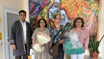 Фотография к новости: Қарағандыда жаңа туған балаларға домбыра сыйға тартылды