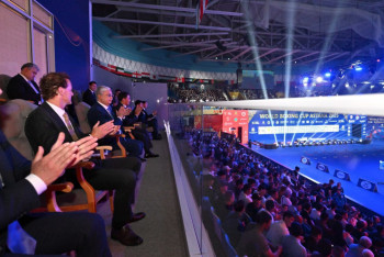 Фотография к новости: Тоқаев бокстан Әлем кубогының финалын жанкүйерлермен бірге тамашалады